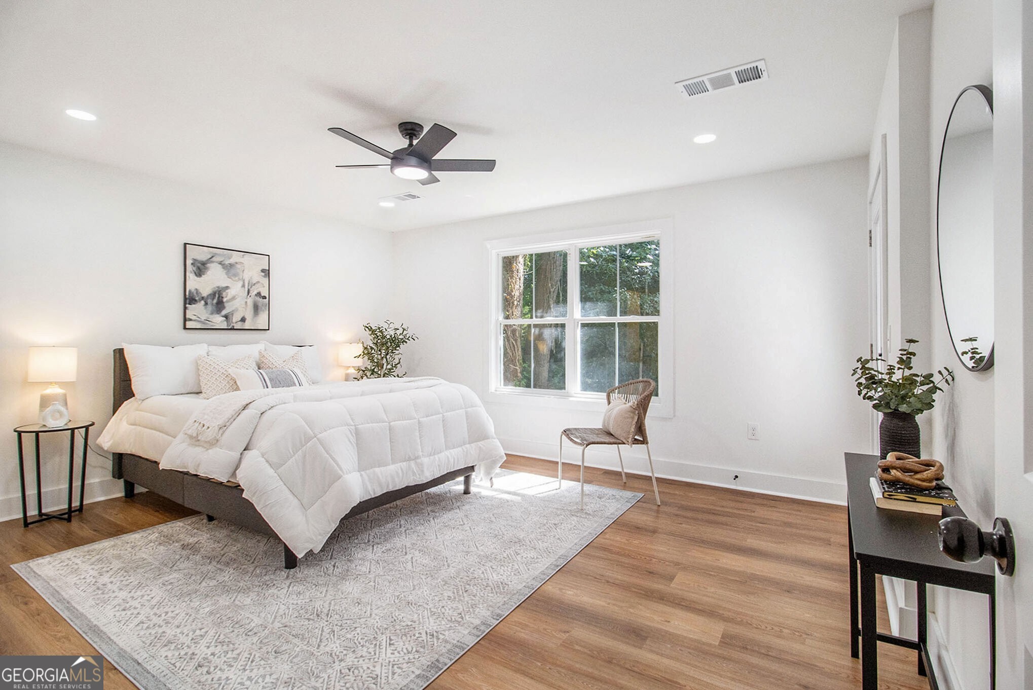 2813 Hillside Road SE