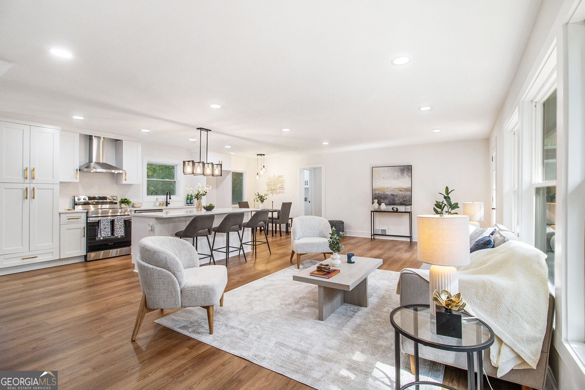 2813 Hillside Road SE