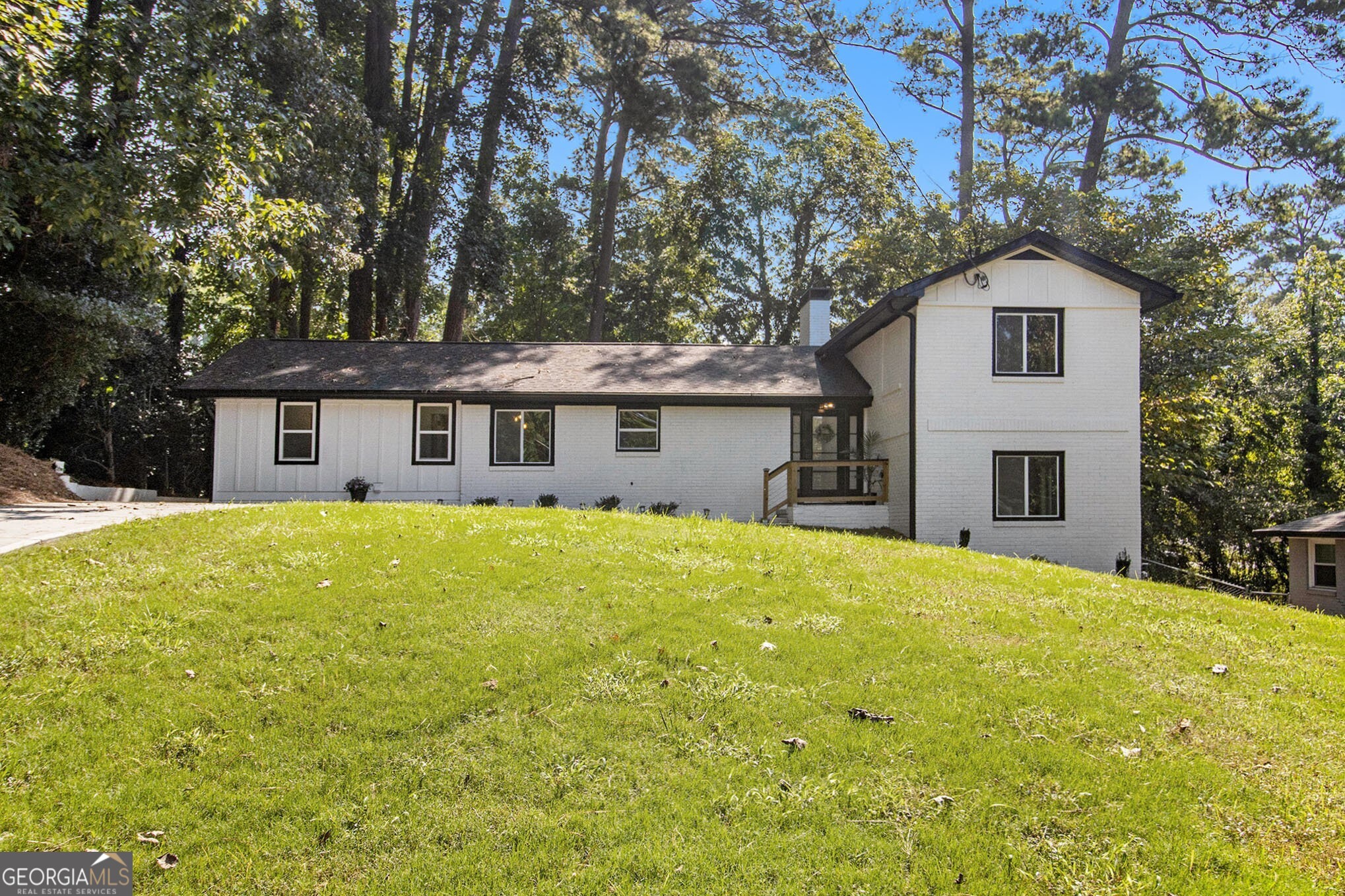 2813 Hillside Road SE