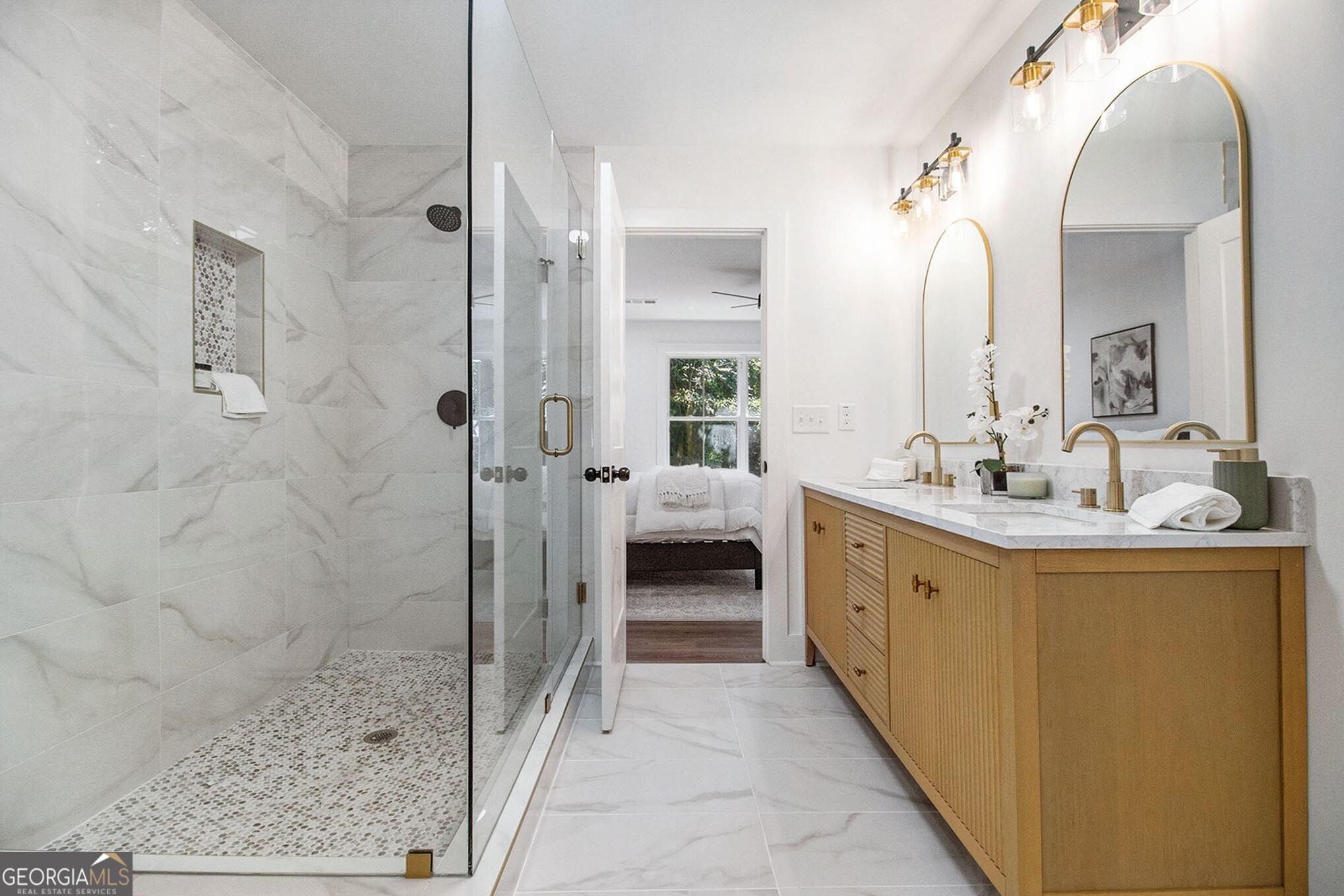 2813 Hillside Road SE