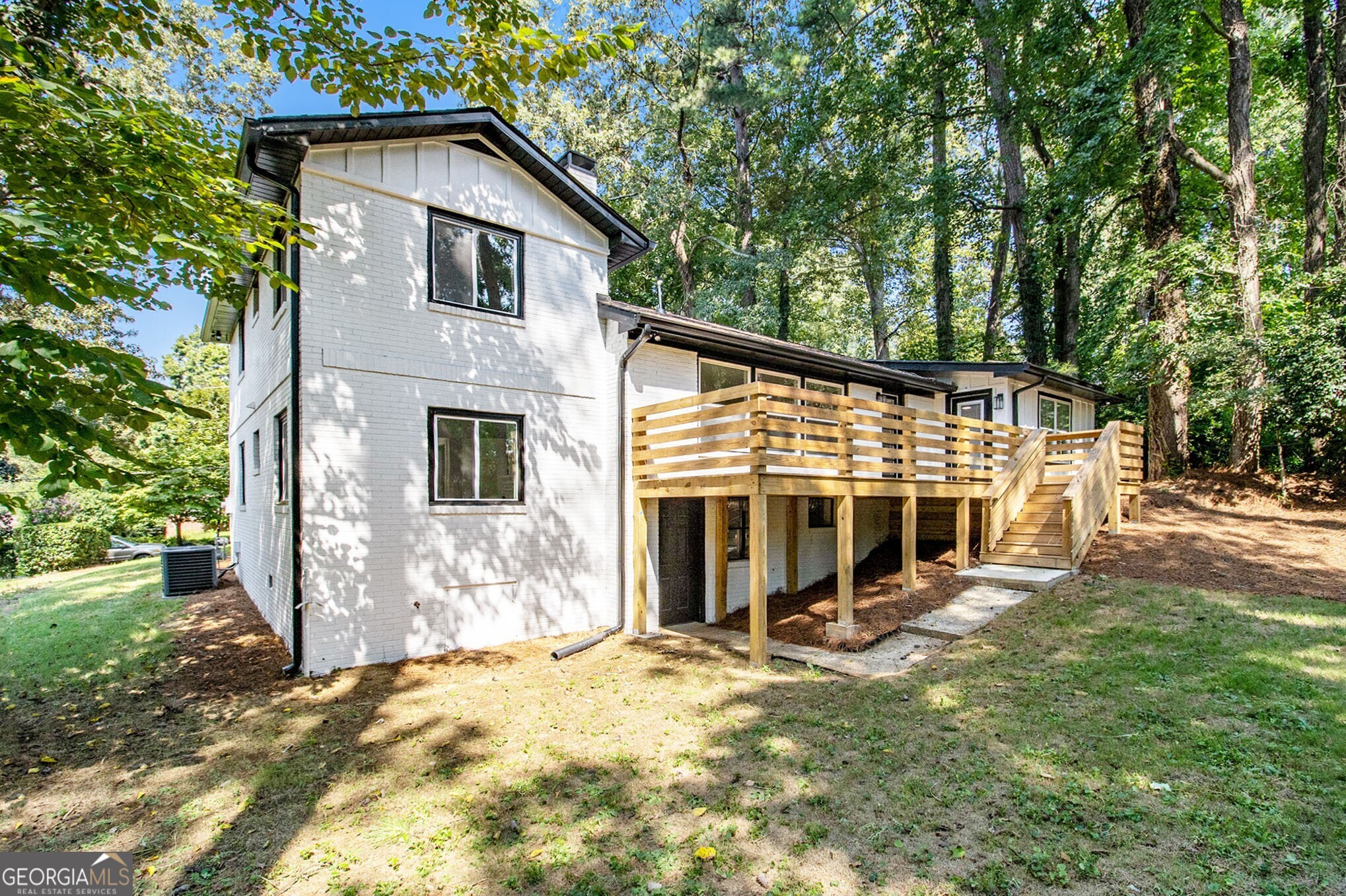 2813 Hillside Road SE