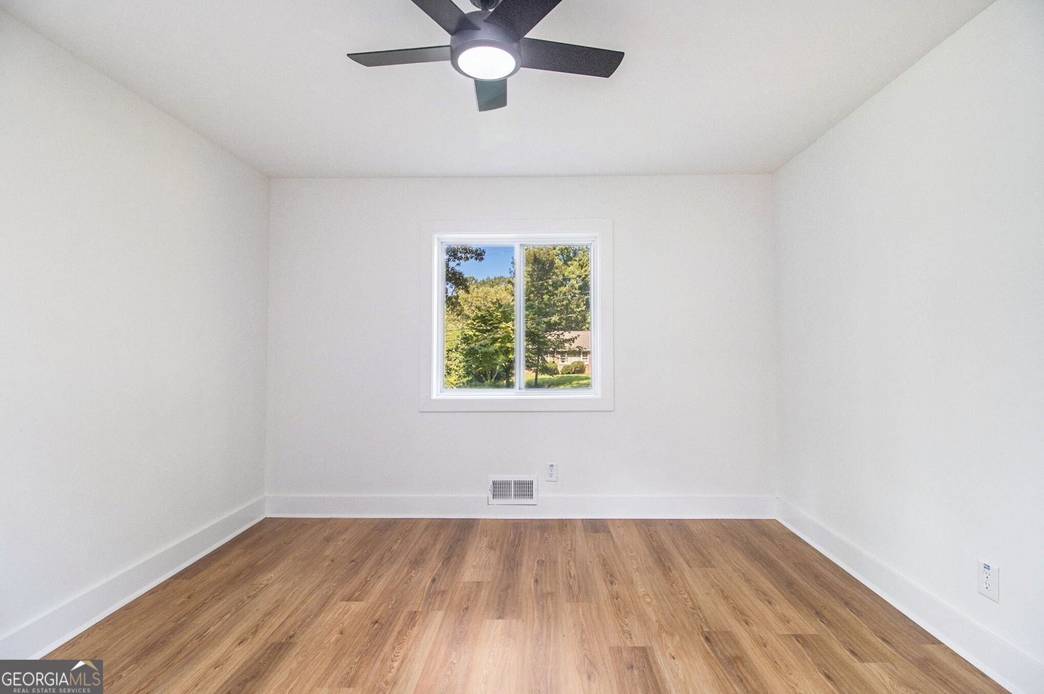 2813 Hillside Road SE