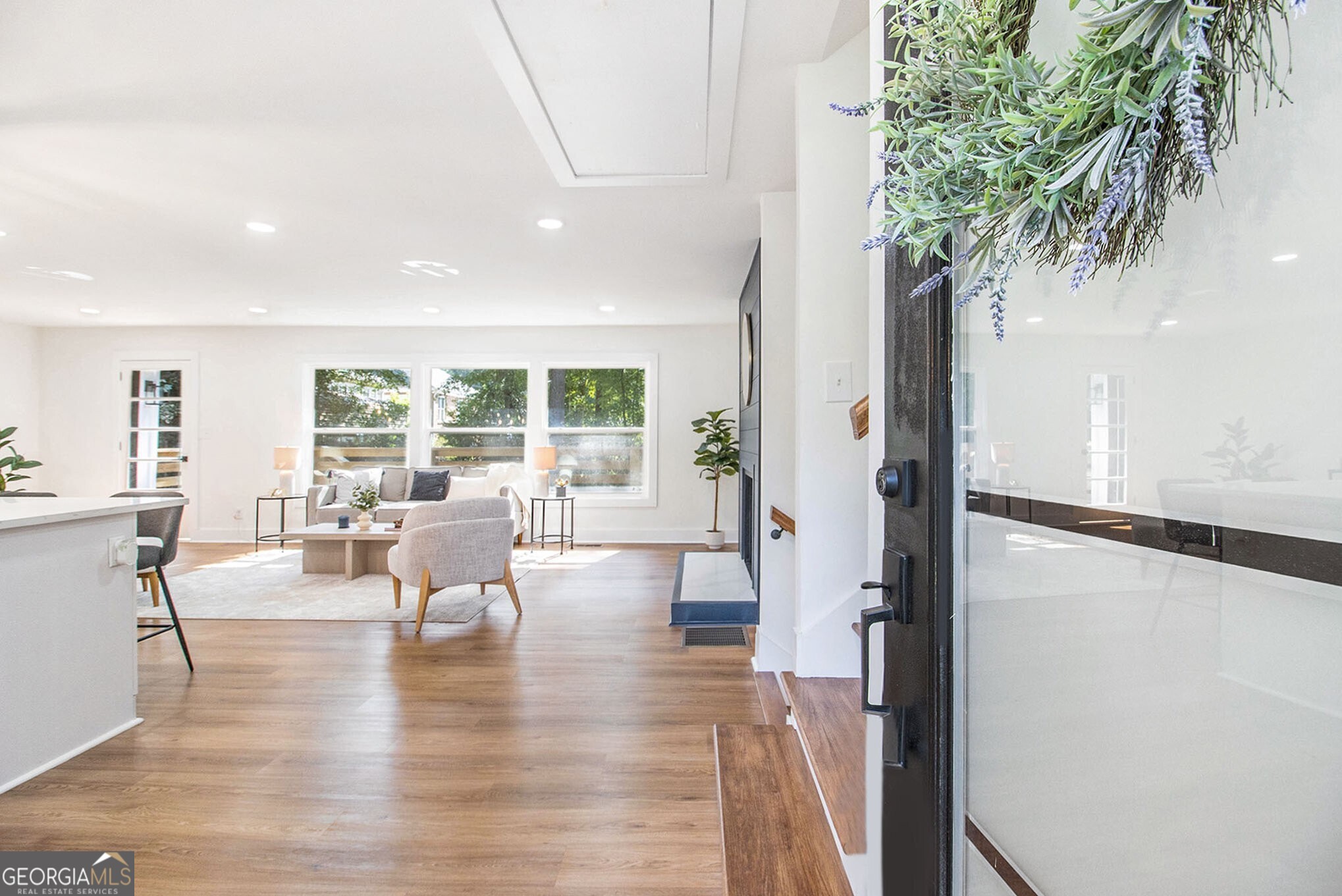 2813 Hillside Road SE