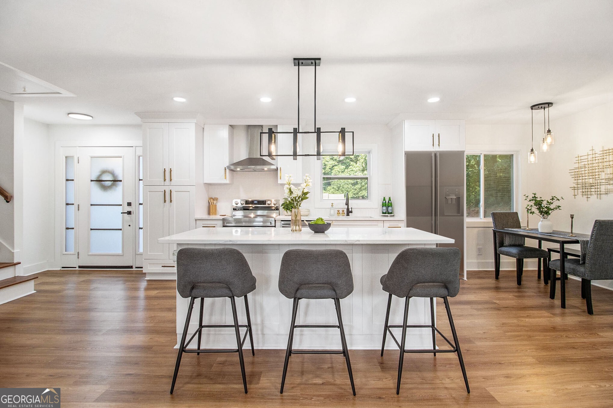 2813 Hillside Road SE