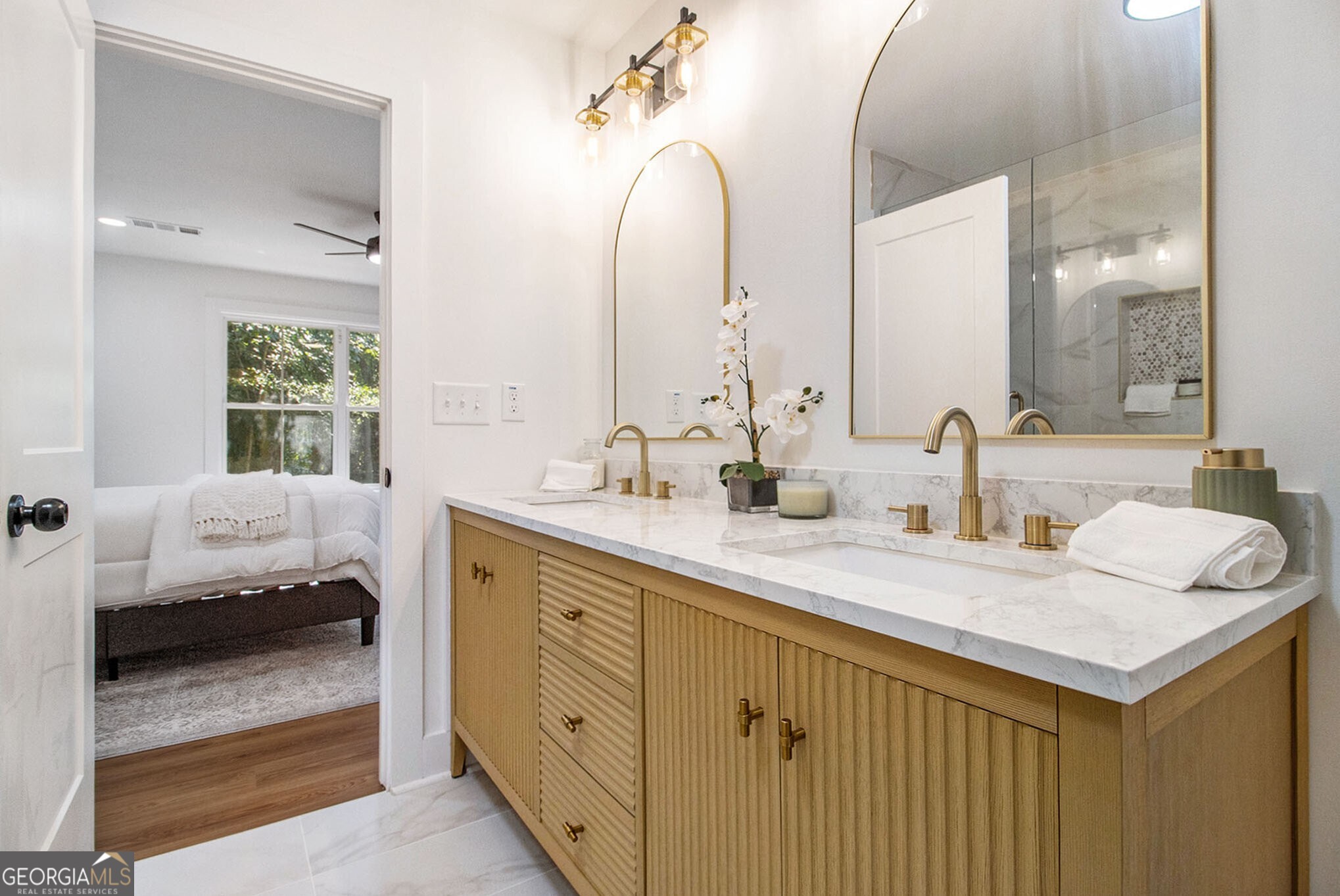 2813 Hillside Road SE