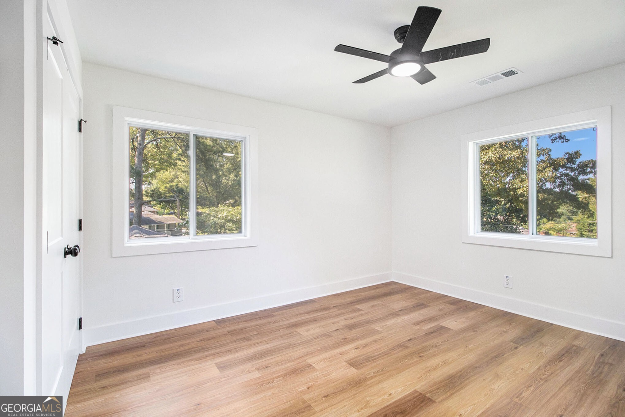 2813 Hillside Road SE