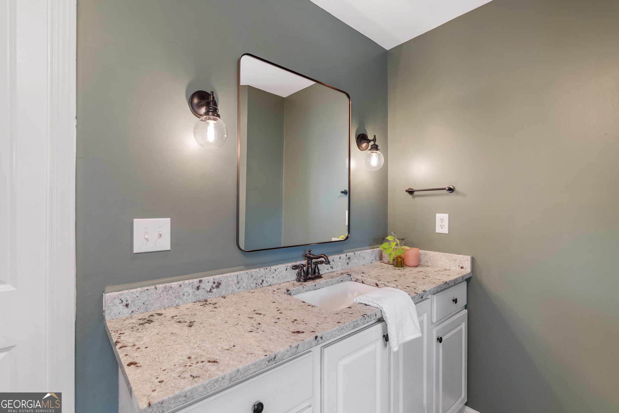 1925 Brantley Walk Lane NW