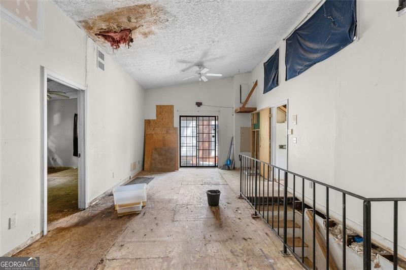 2044 HOWARD