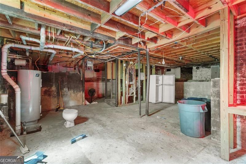 2044 HOWARD