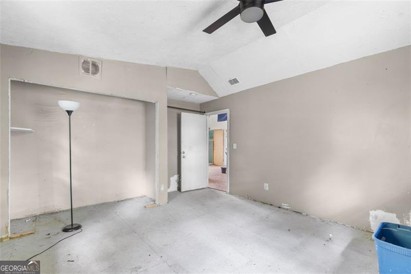 2044 HOWARD