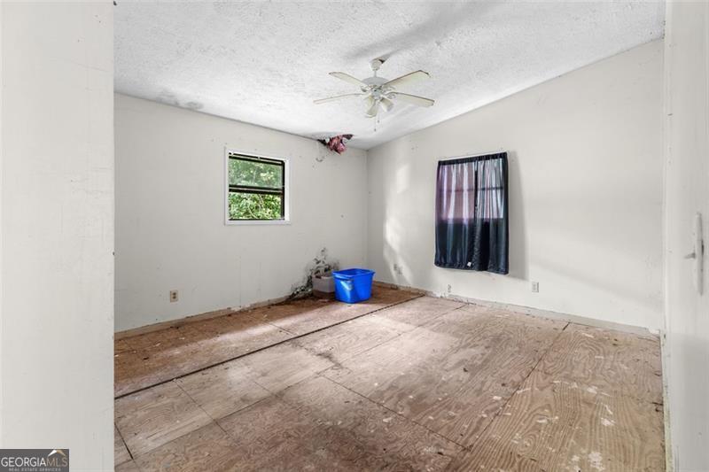 2044 HOWARD