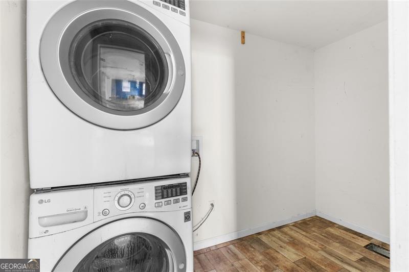 2044 HOWARD