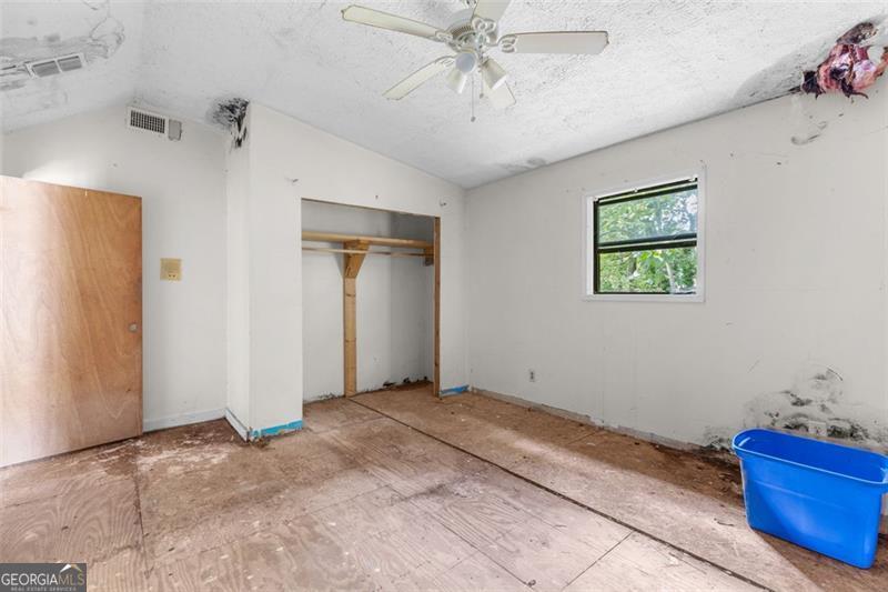 2044 HOWARD