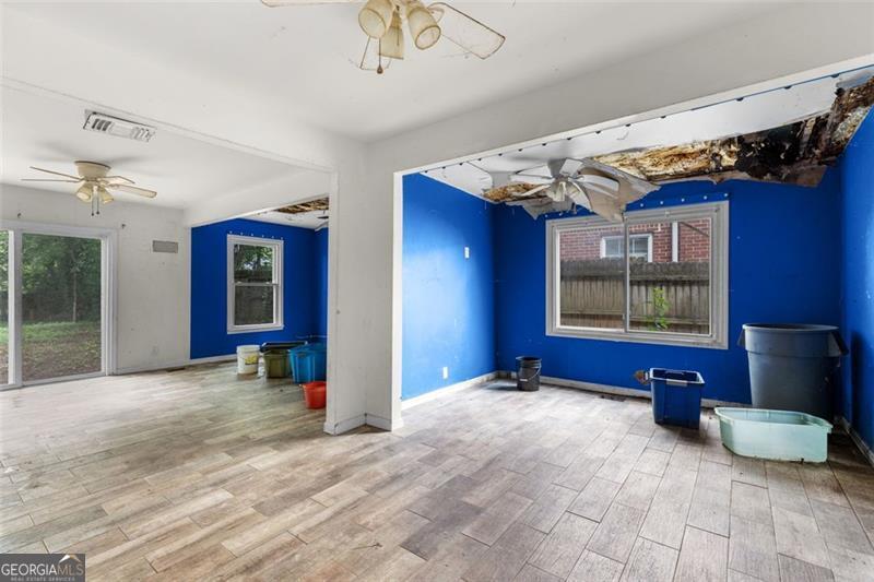 2044 HOWARD