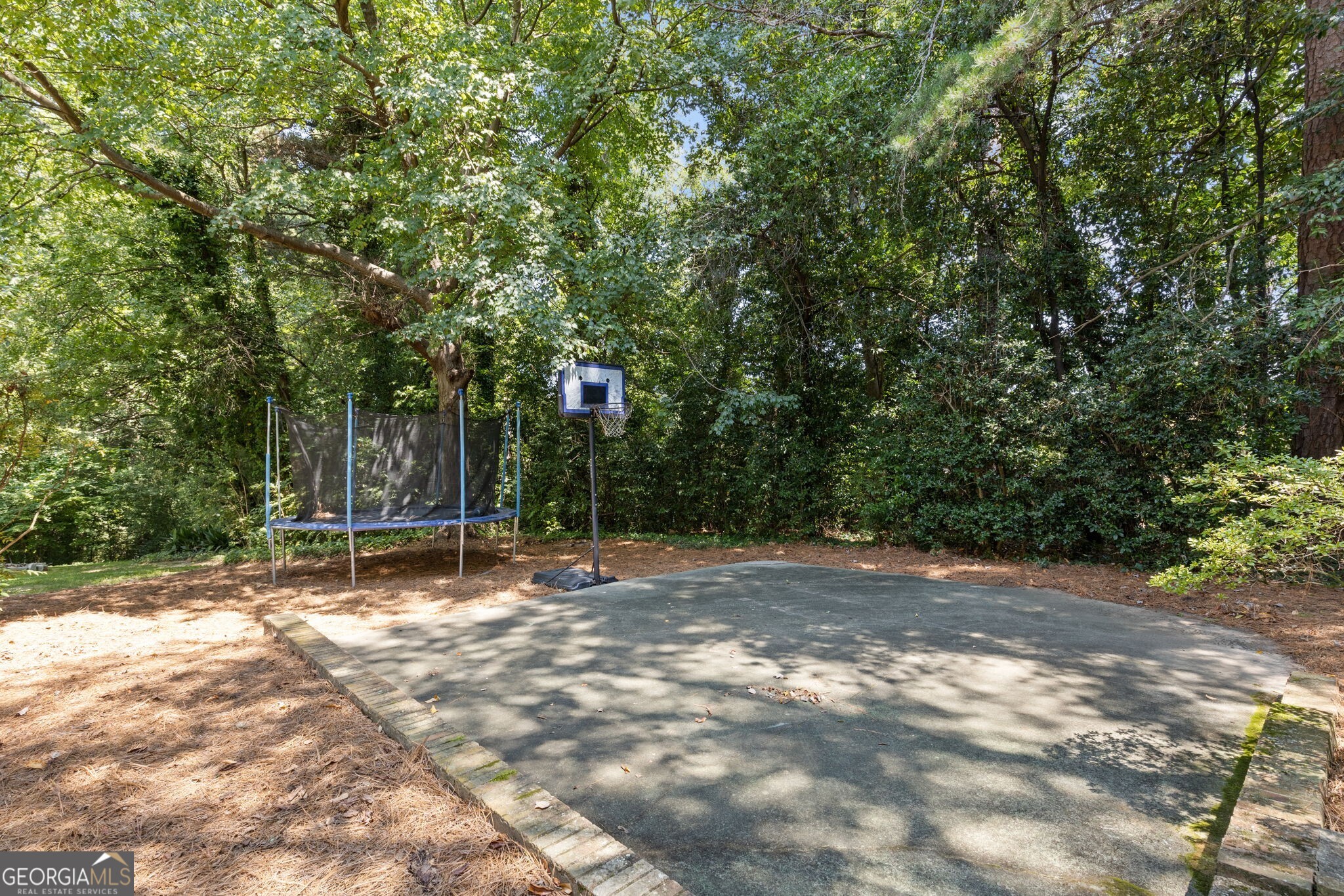 764 Burke Road NE