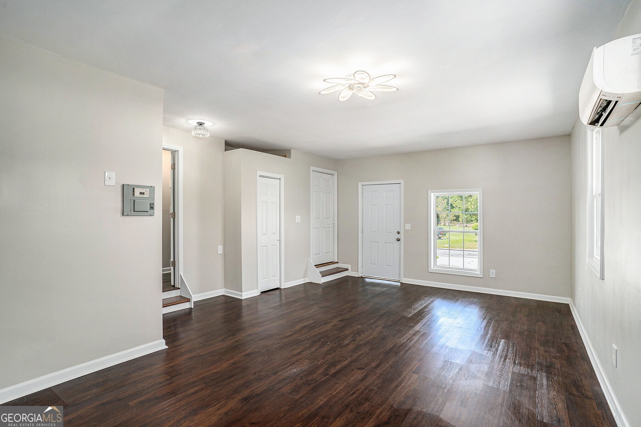 2284 Briarwood Circle SW