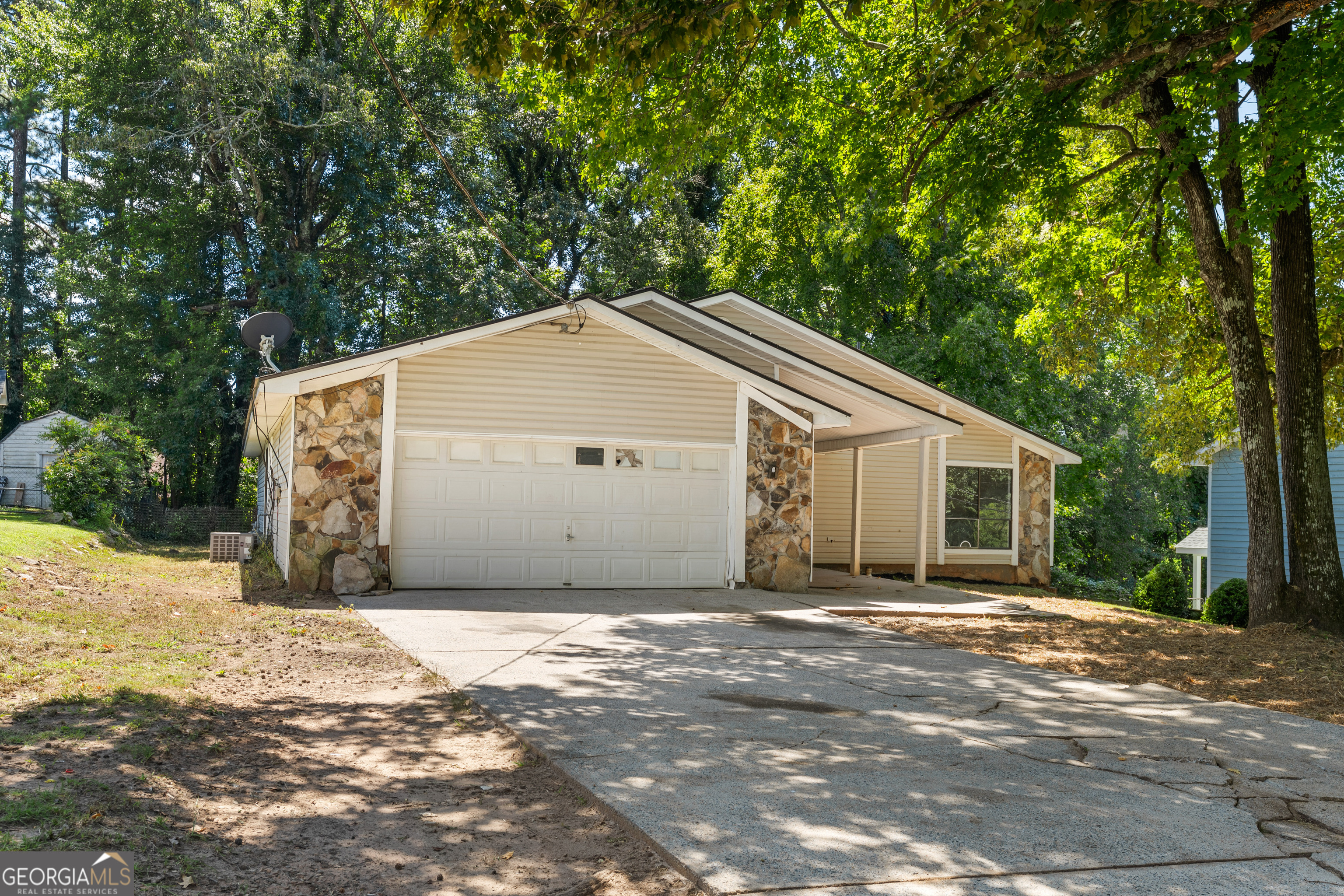 2520 Wildflower Lane