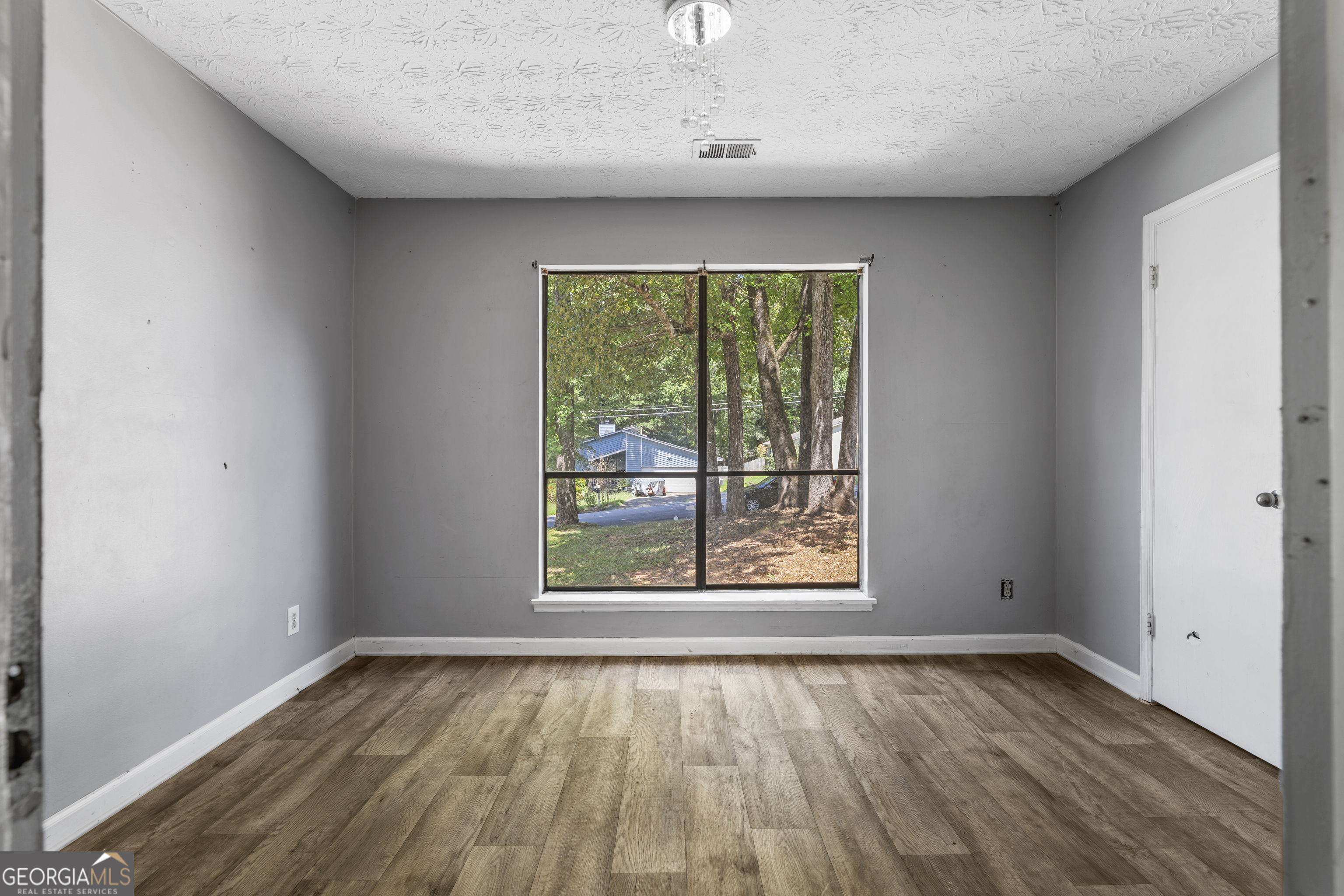 2520 Wildflower Lane