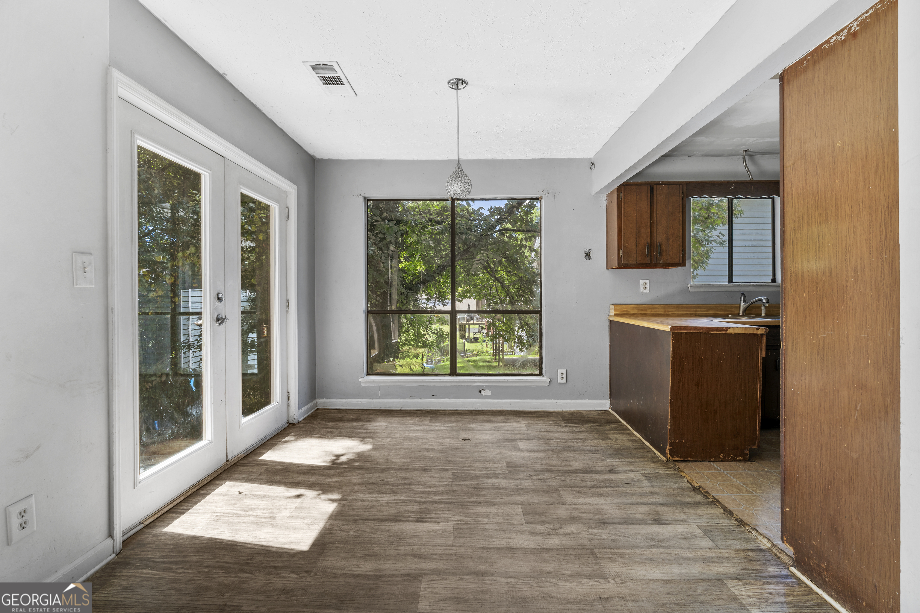 2520 Wildflower Lane