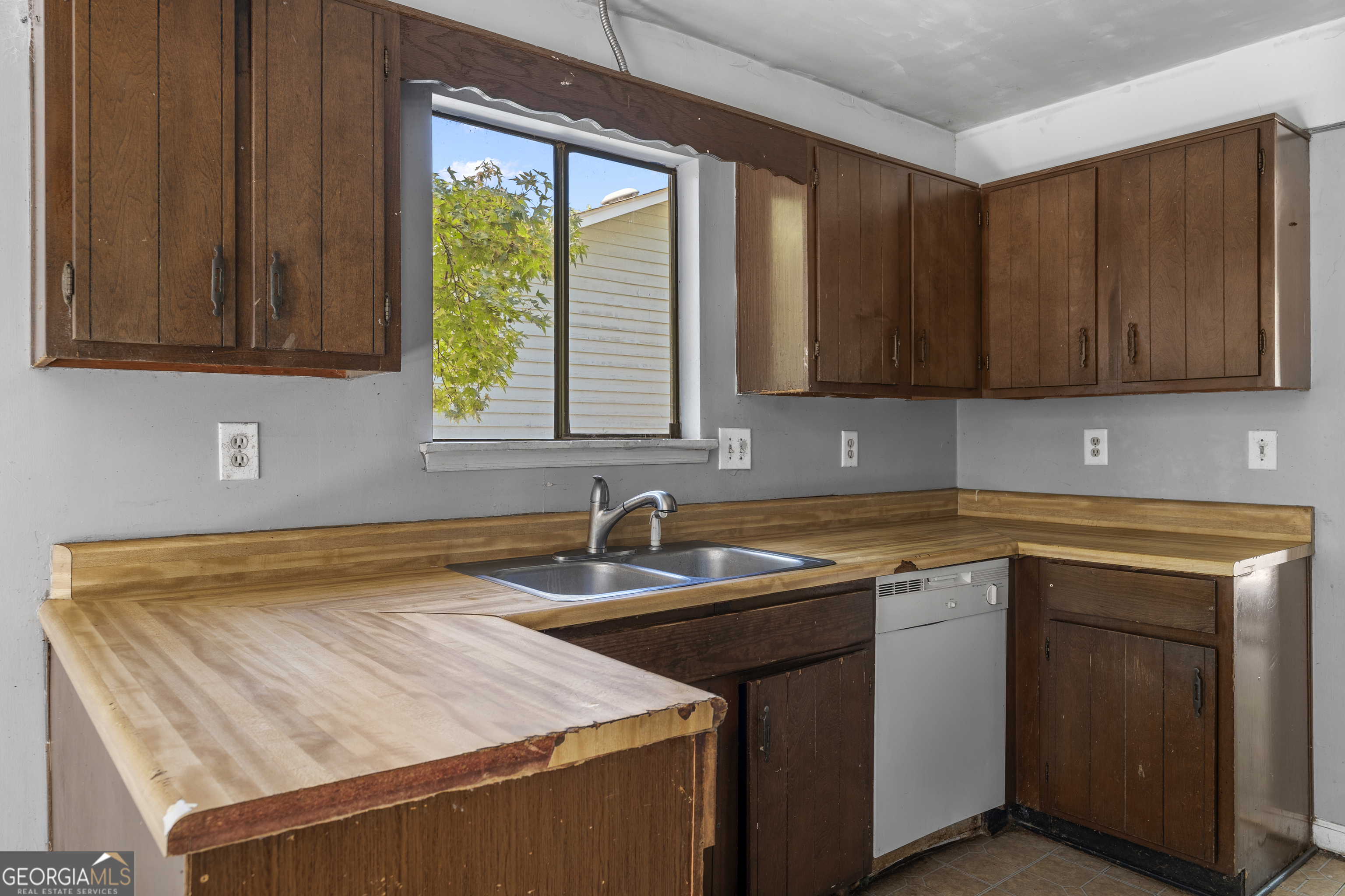 2520 Wildflower Lane