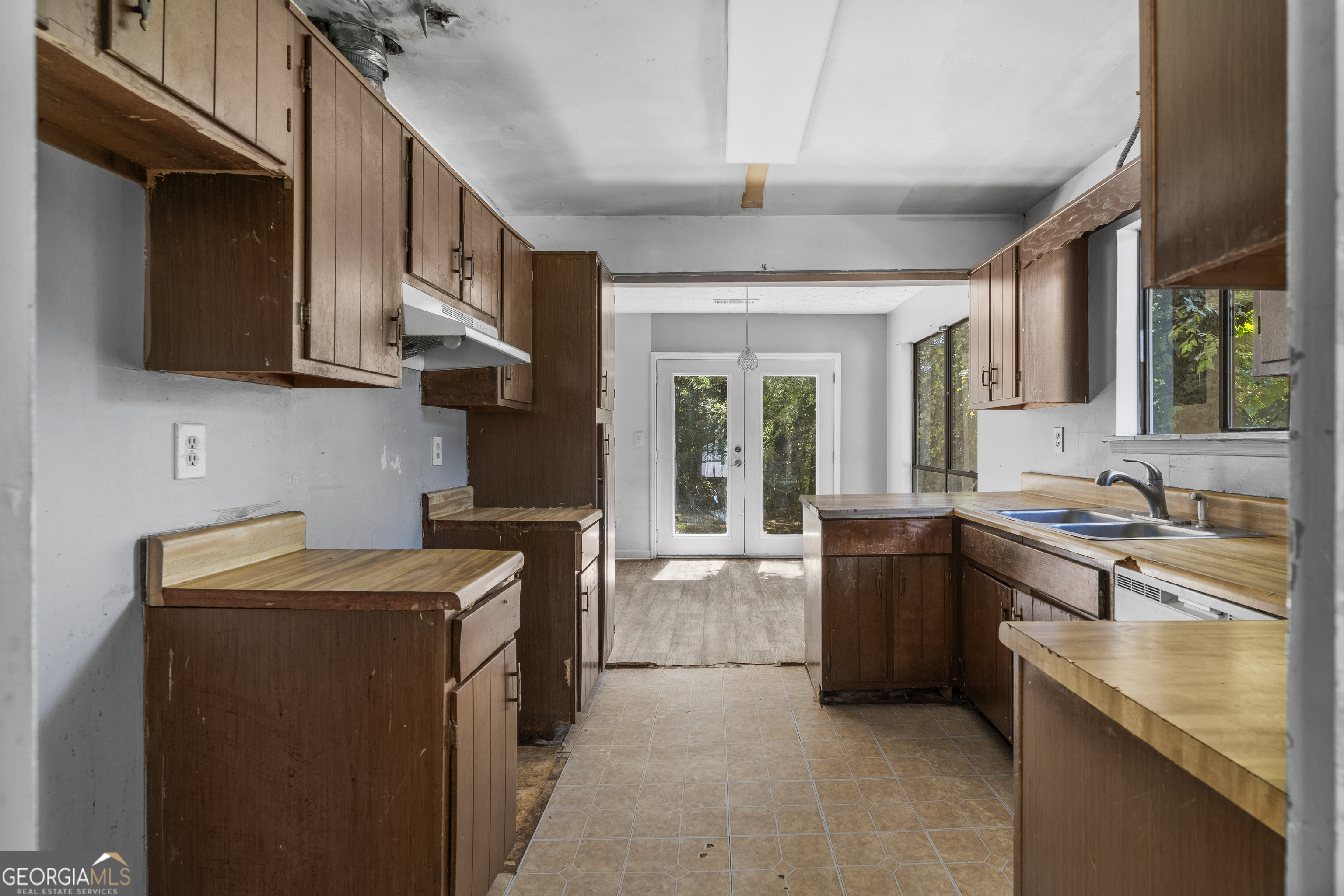 2520 Wildflower Lane