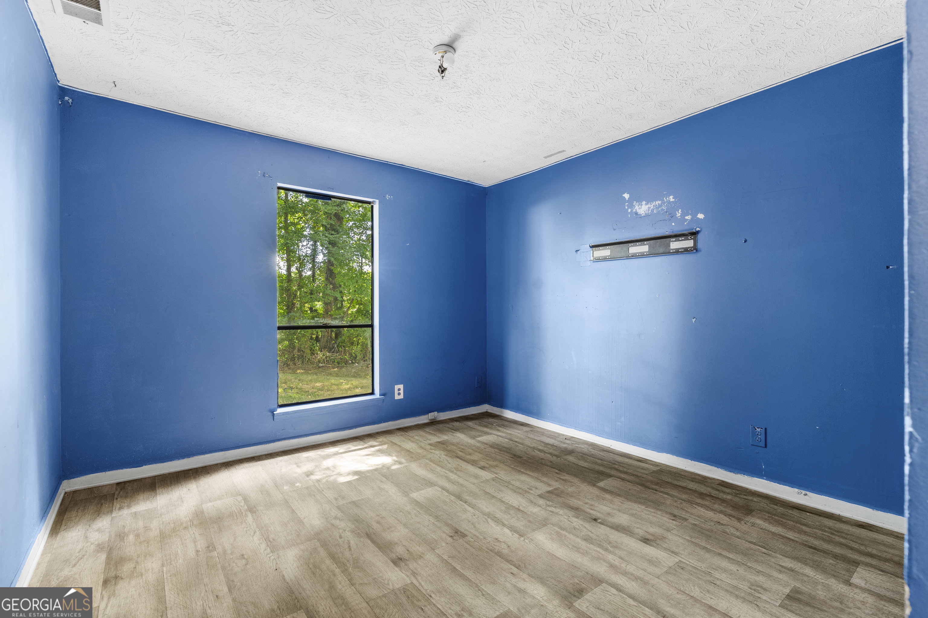 2520 Wildflower Lane