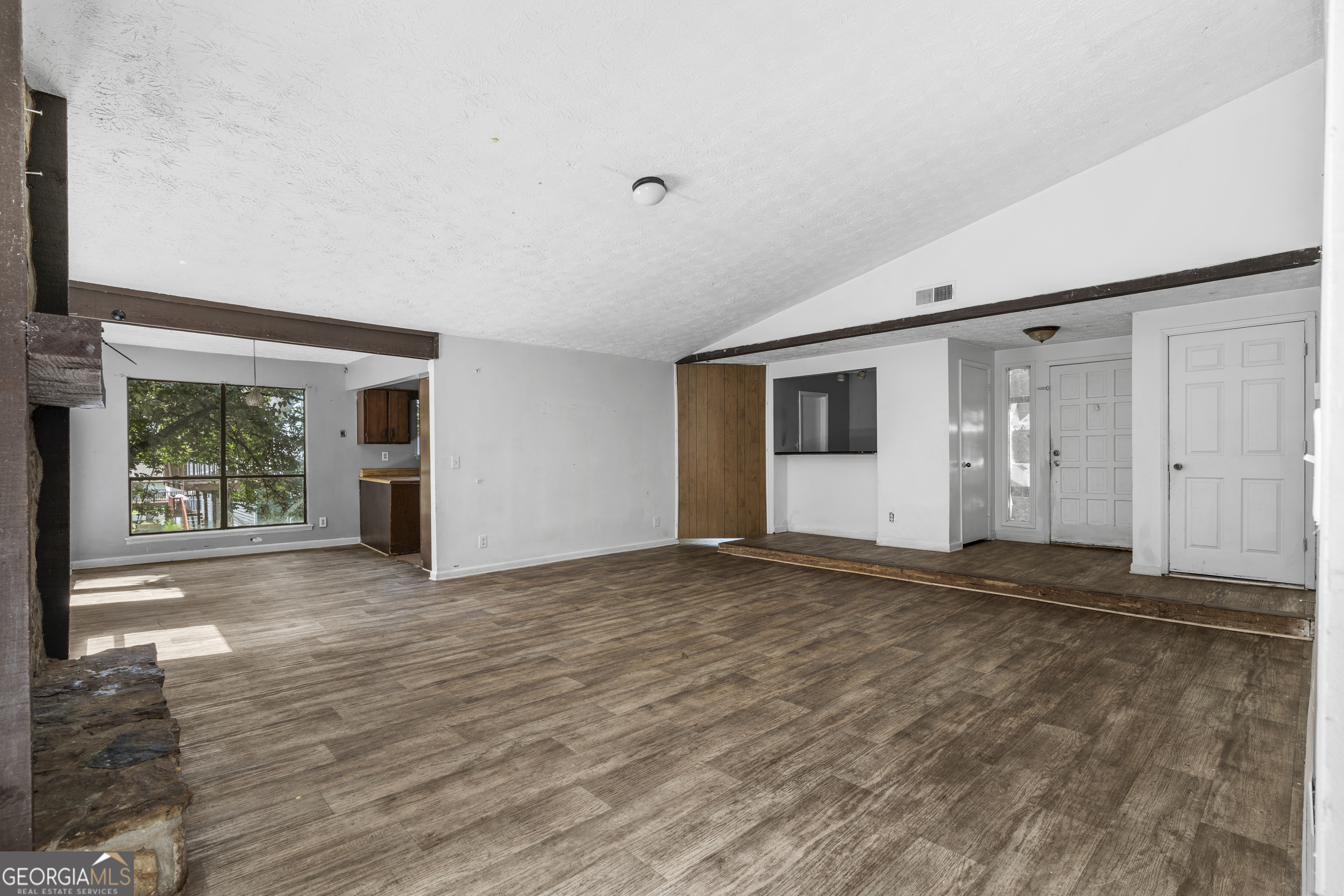 2520 Wildflower Lane