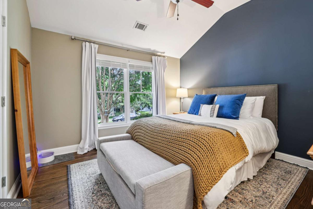 25 Sanderson Street NE