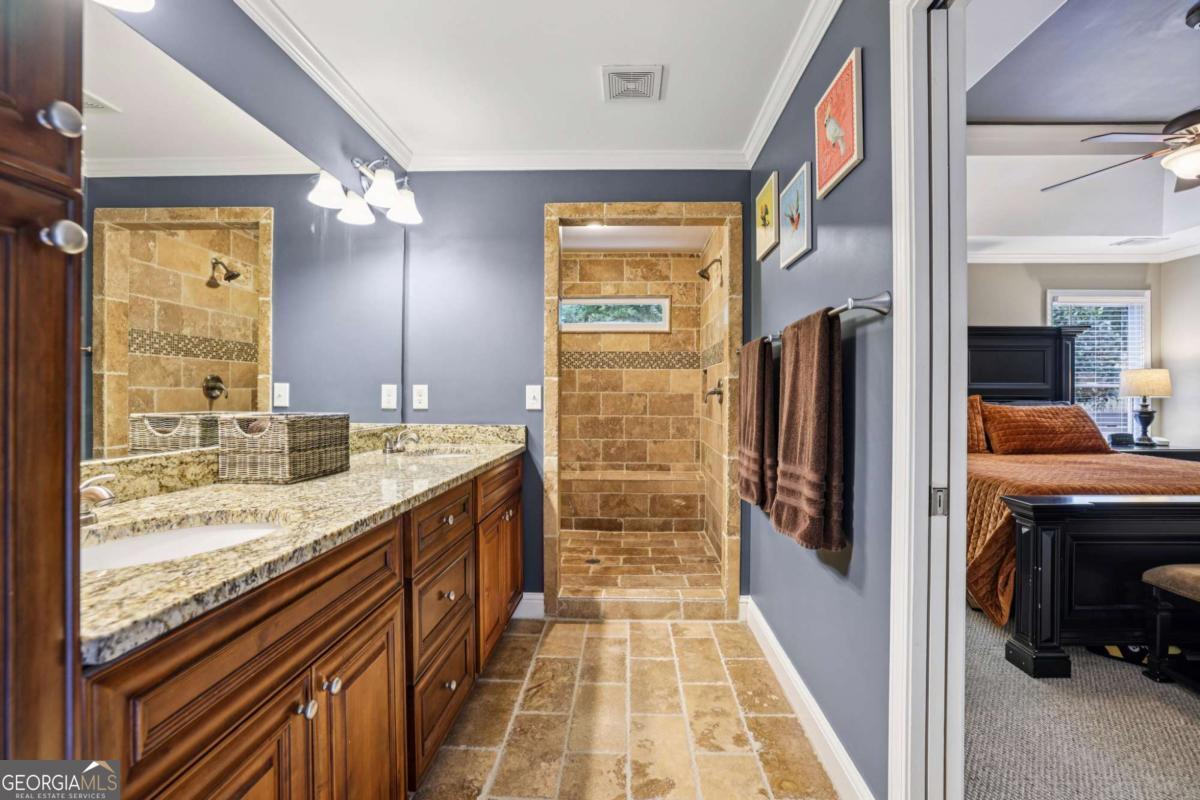 25 Sanderson Street NE