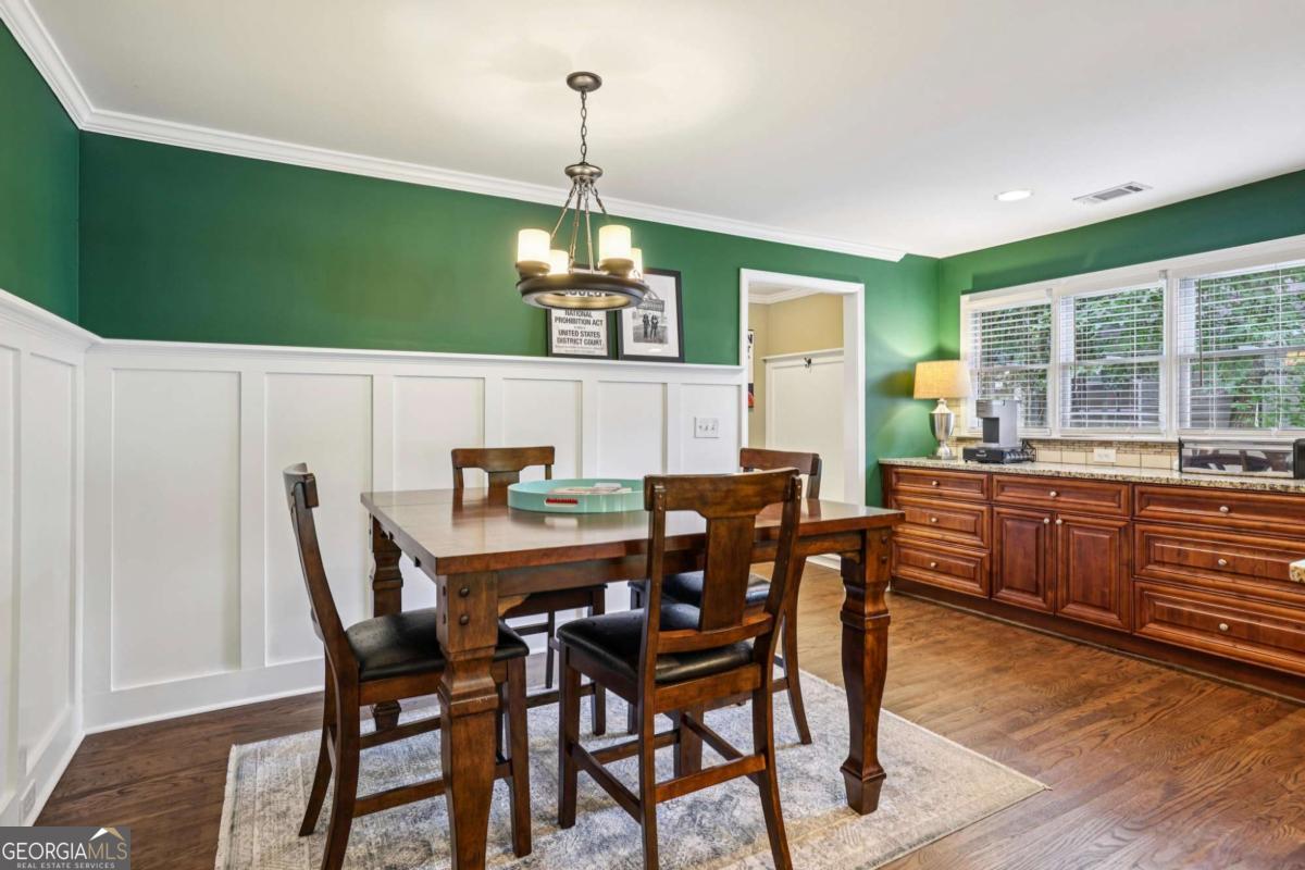 25 Sanderson Street NE