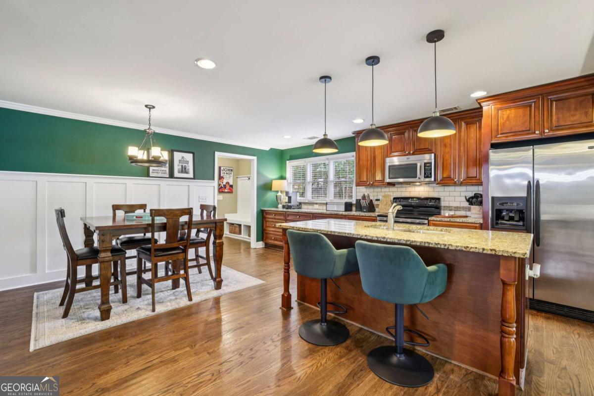 25 Sanderson Street NE