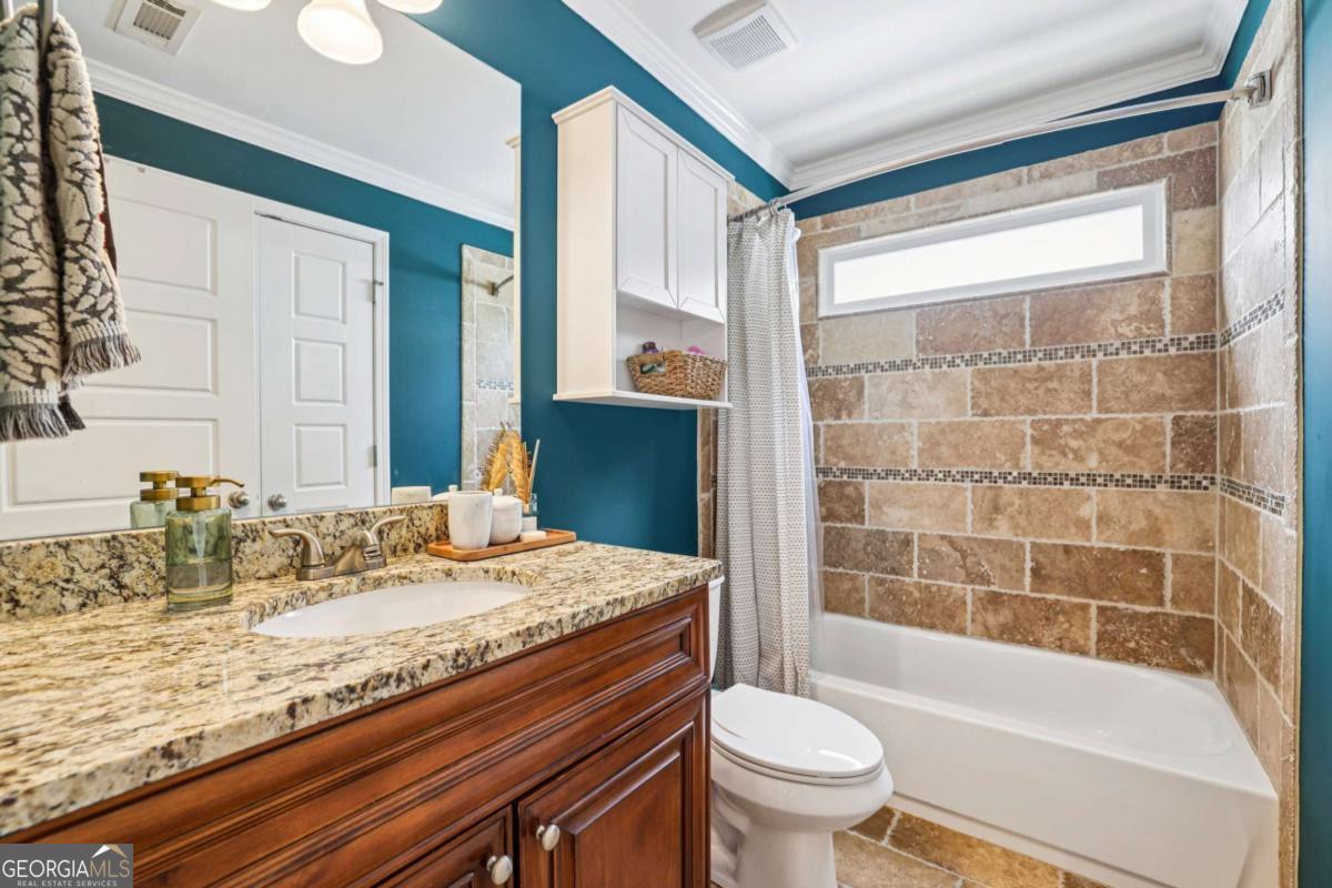 25 Sanderson Street NE