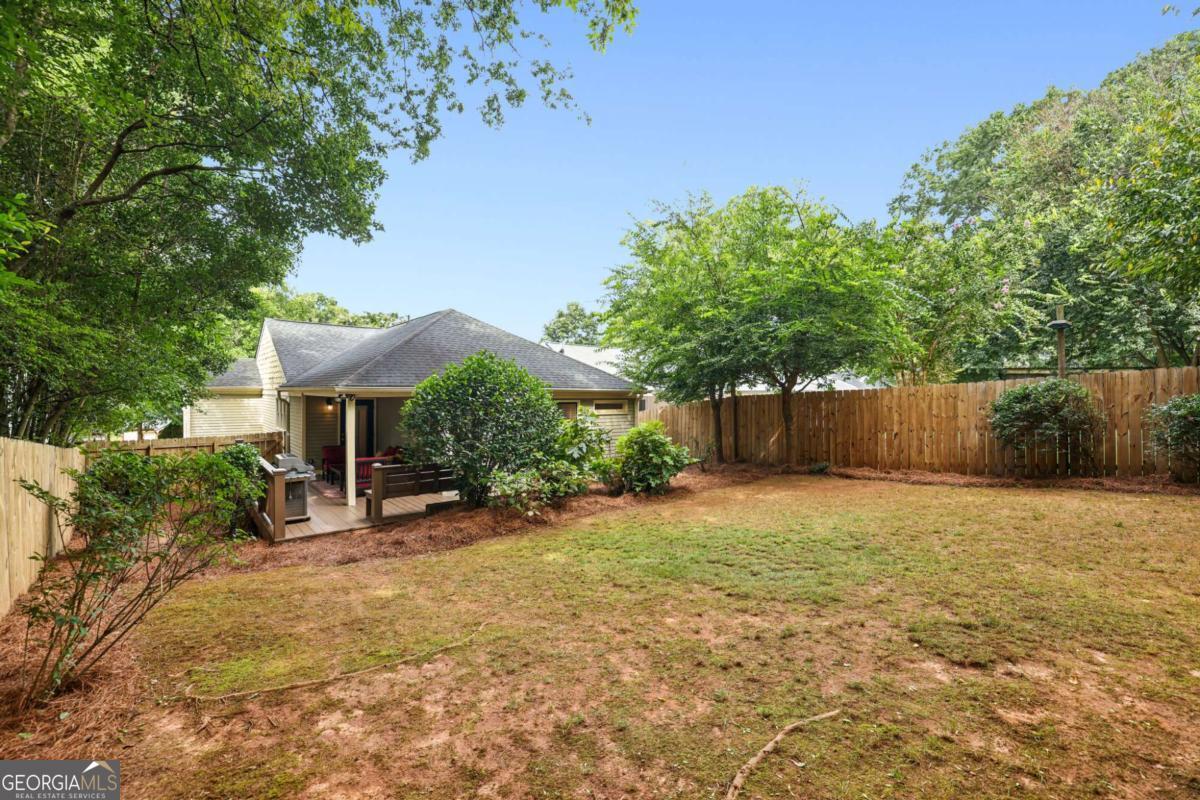 25 Sanderson Street NE