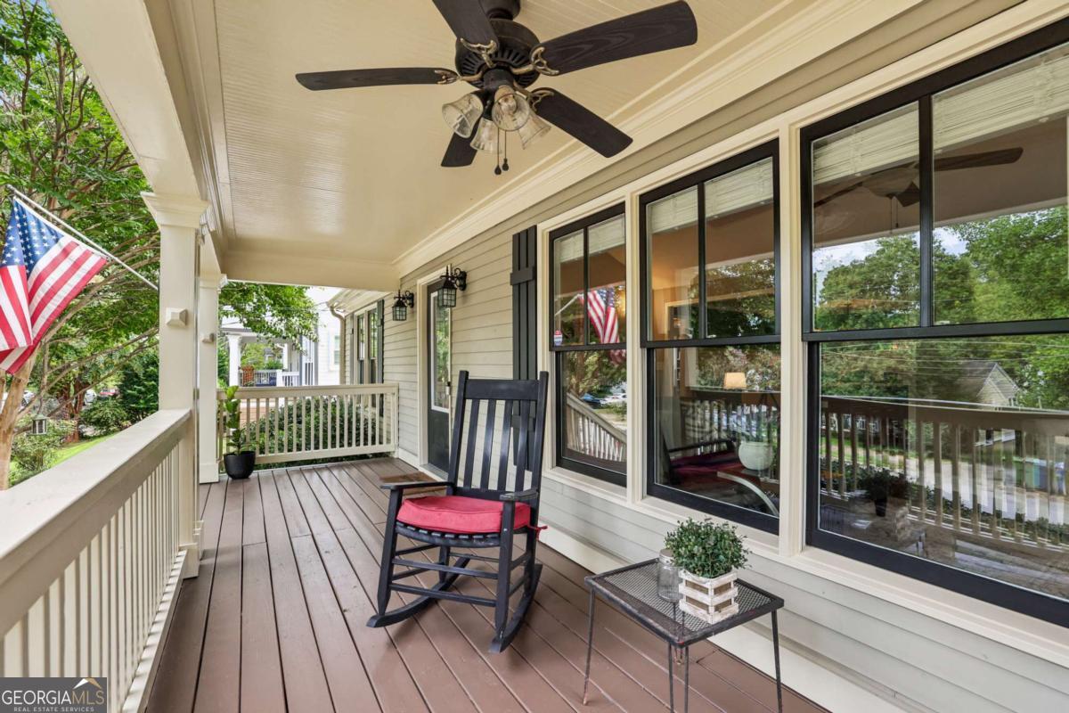 25 Sanderson Street NE