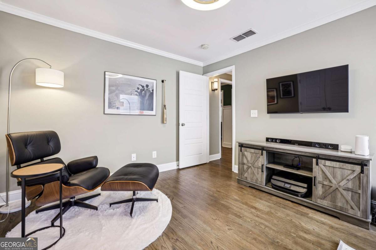 25 Sanderson Street NE