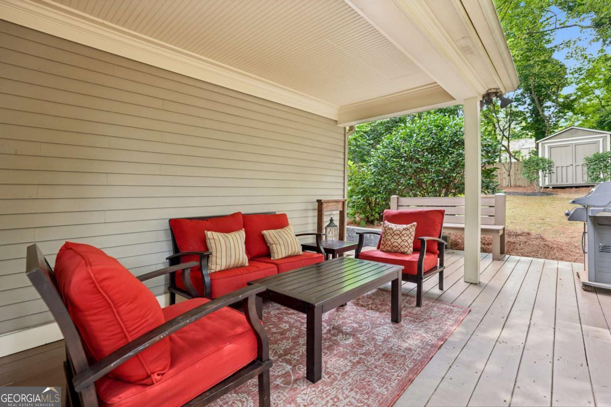 25 Sanderson Street NE