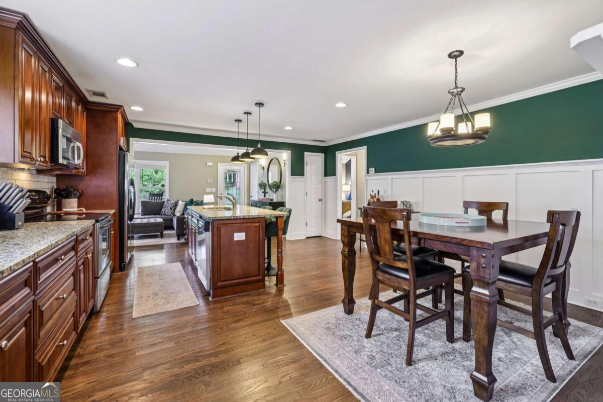 25 Sanderson Street NE