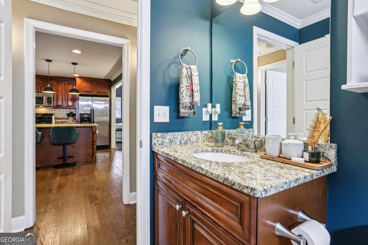 25 Sanderson Street NE