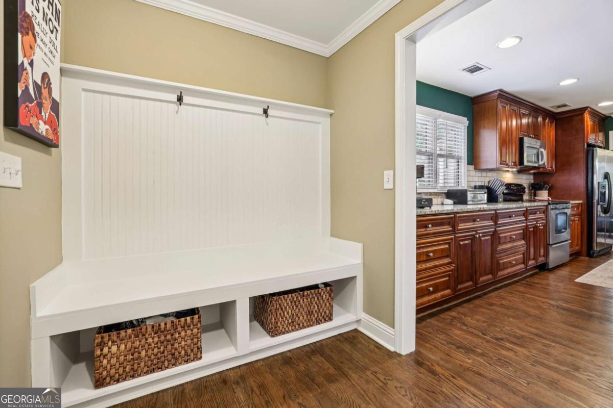 25 Sanderson Street NE