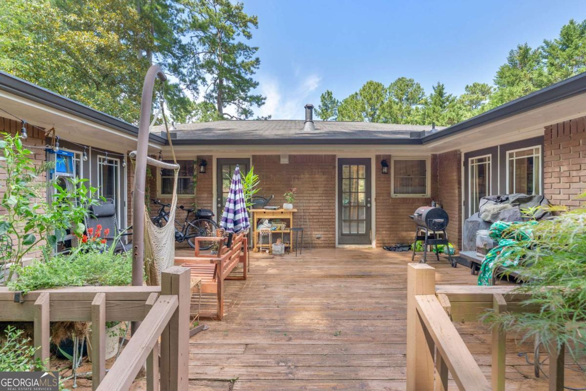 1447 Southland Vista Court NE