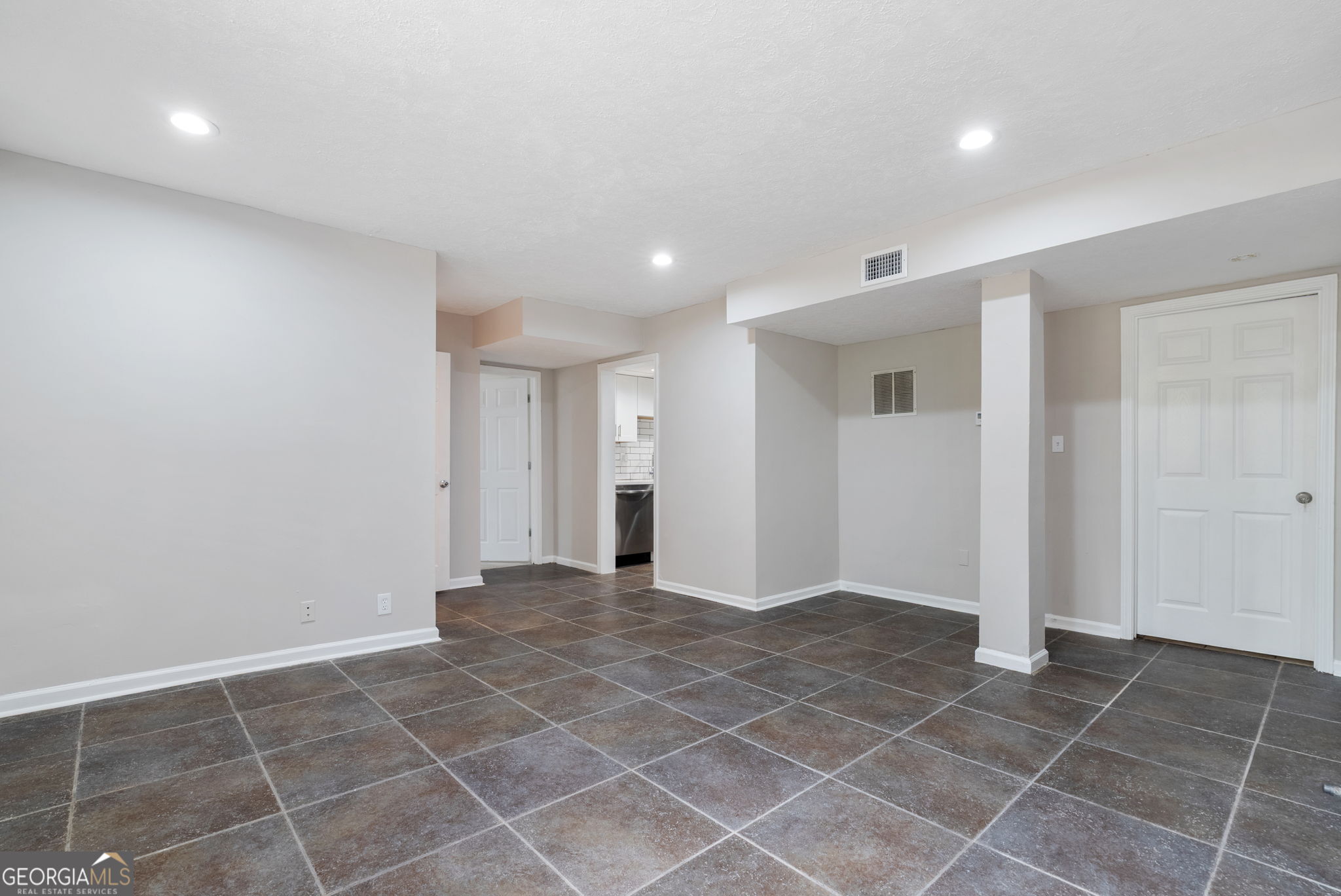 1447 Southland Vista Court NE