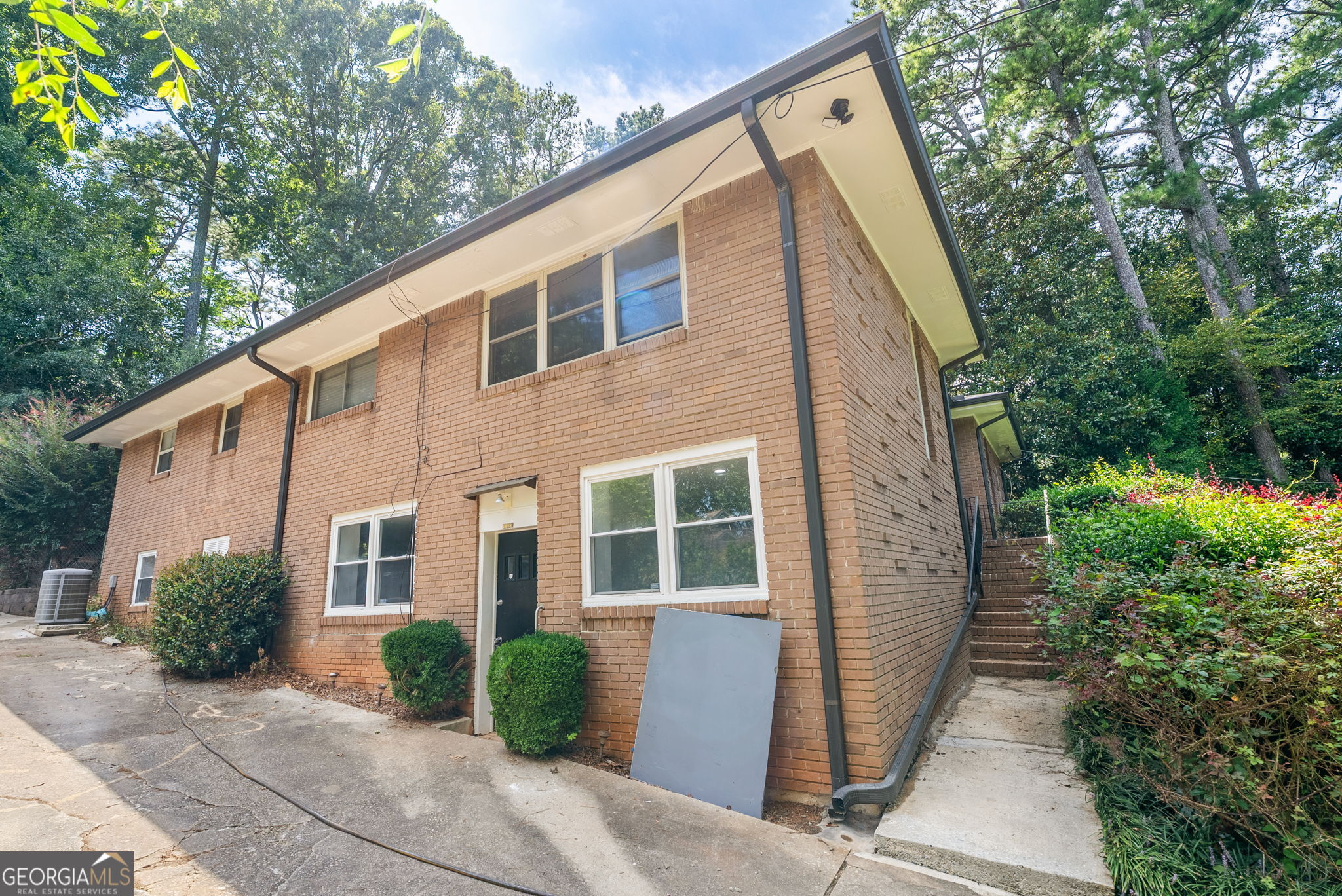 1447 Southland Vista Court NE