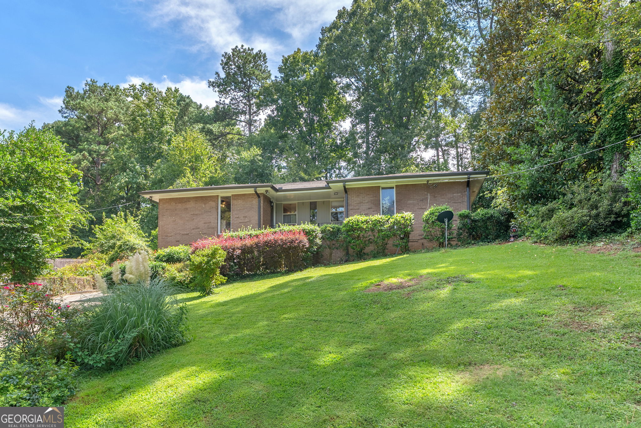 1447 Southland Vista Court NE