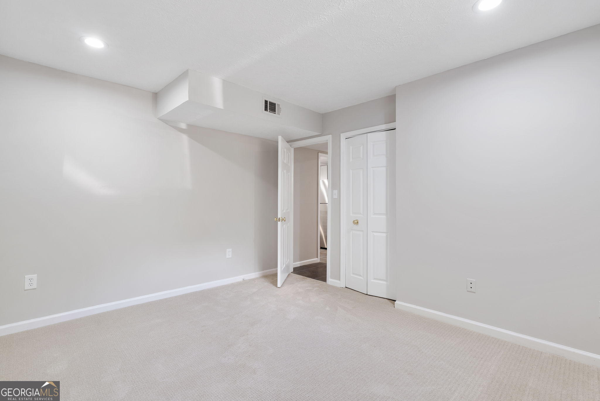 1447 Southland Vista Court NE