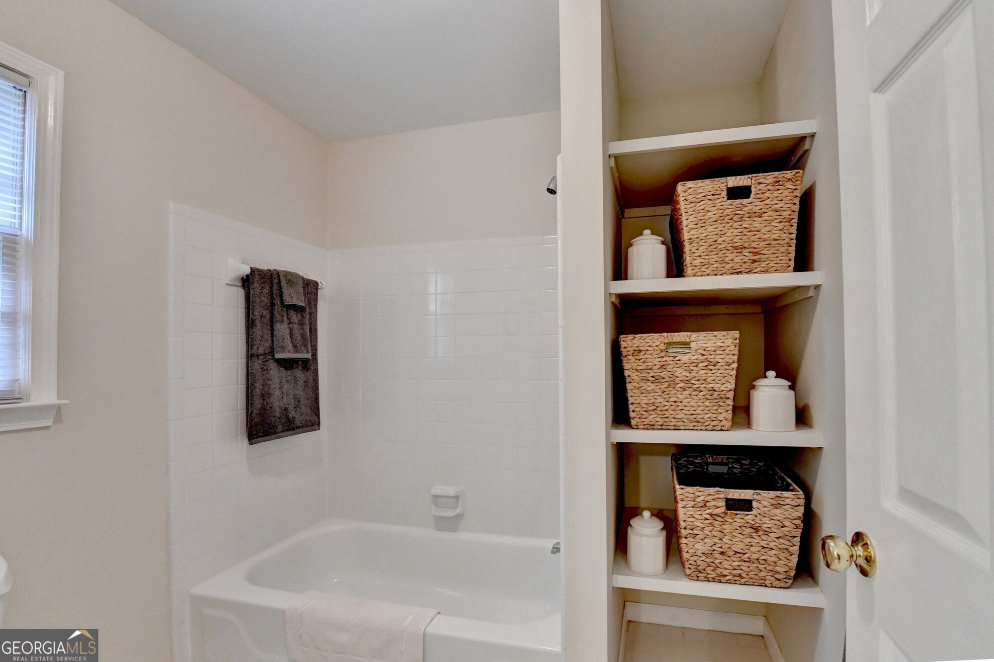 5490 Overbend Trail