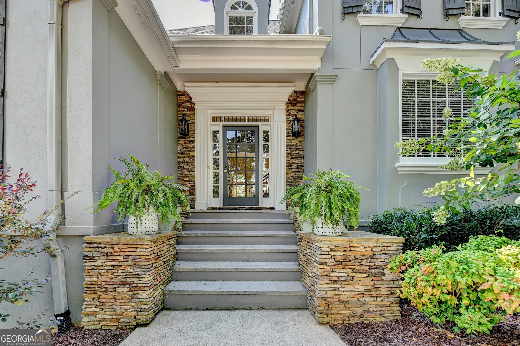 5490 Overbend Trail