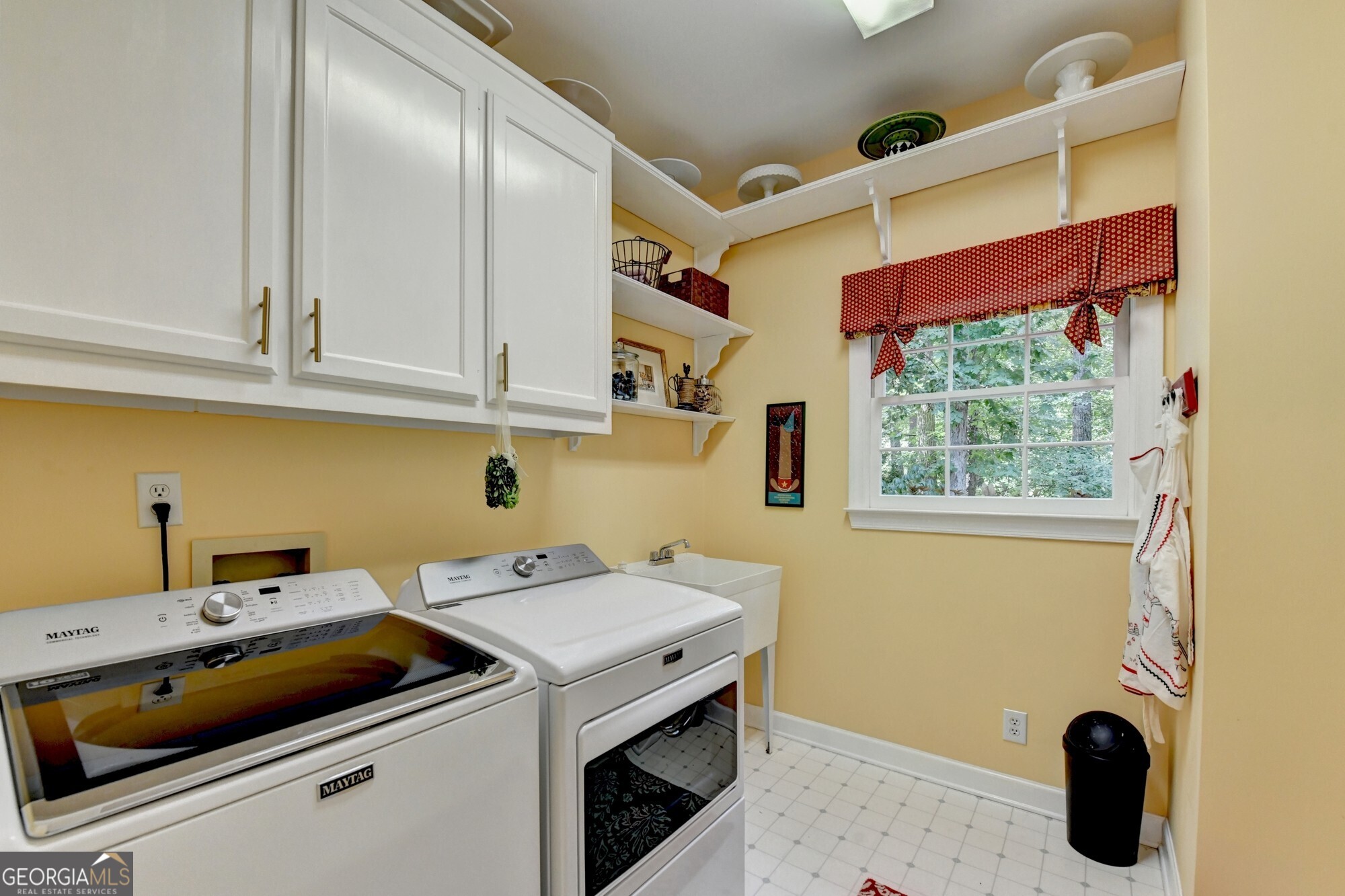 5490 Overbend Trail