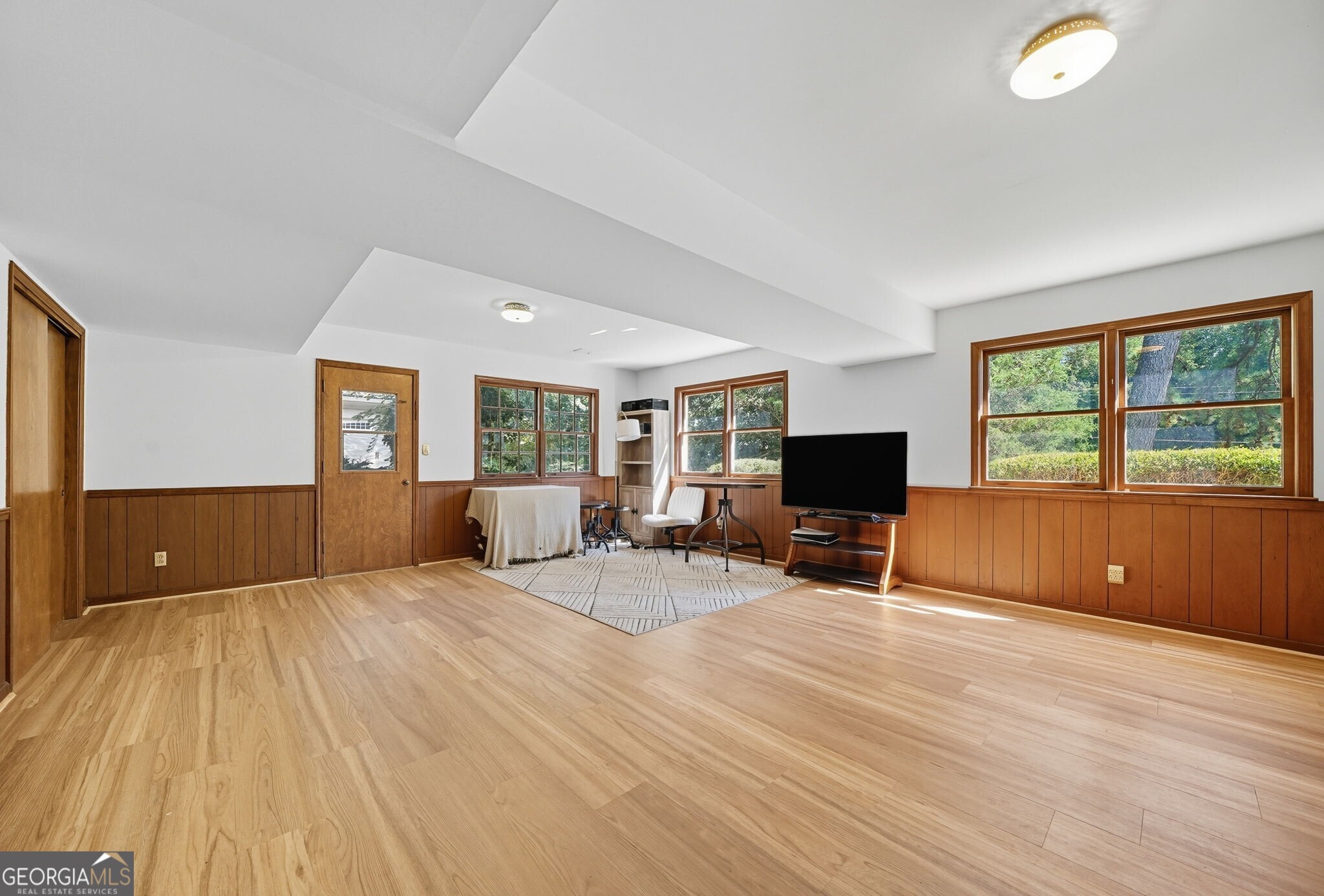 2932 Country Squire Lane
