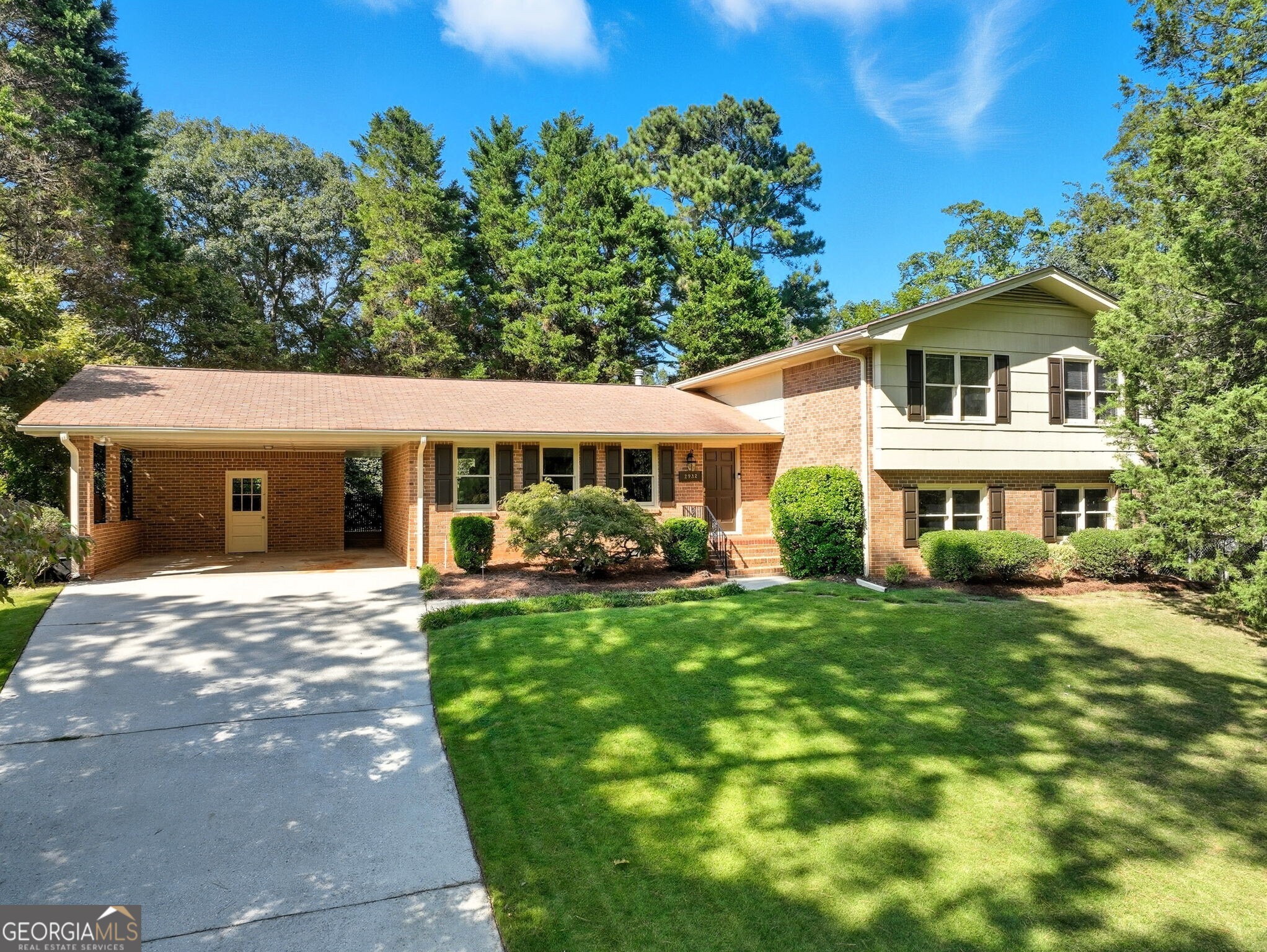 2932 Country Squire Lane