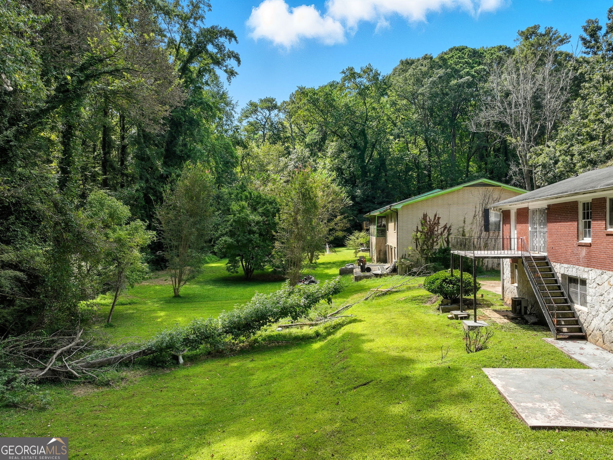 716 Lynn Valley Road SW